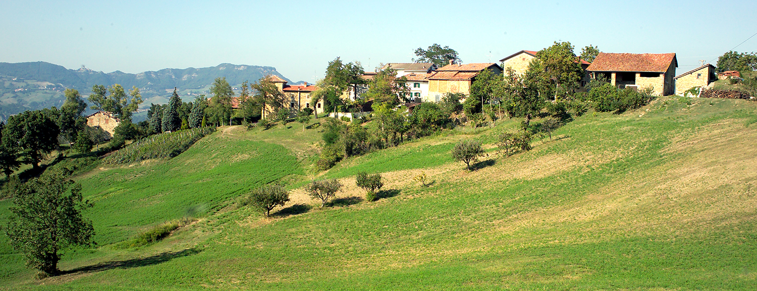 Il borgo di Stiano di Toano - foto di Luciano Spadazzi