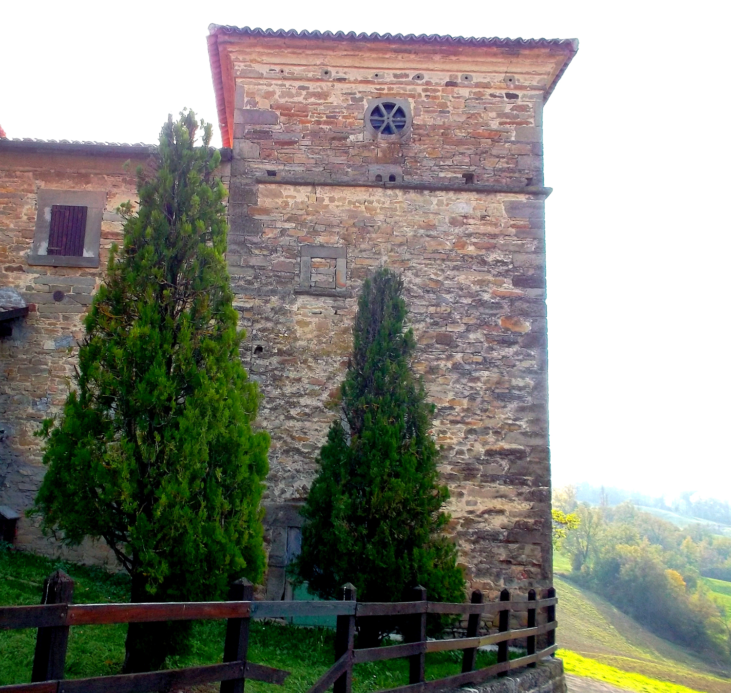 La casa a torre della famiglia Ceccati a Stiano di Corneto